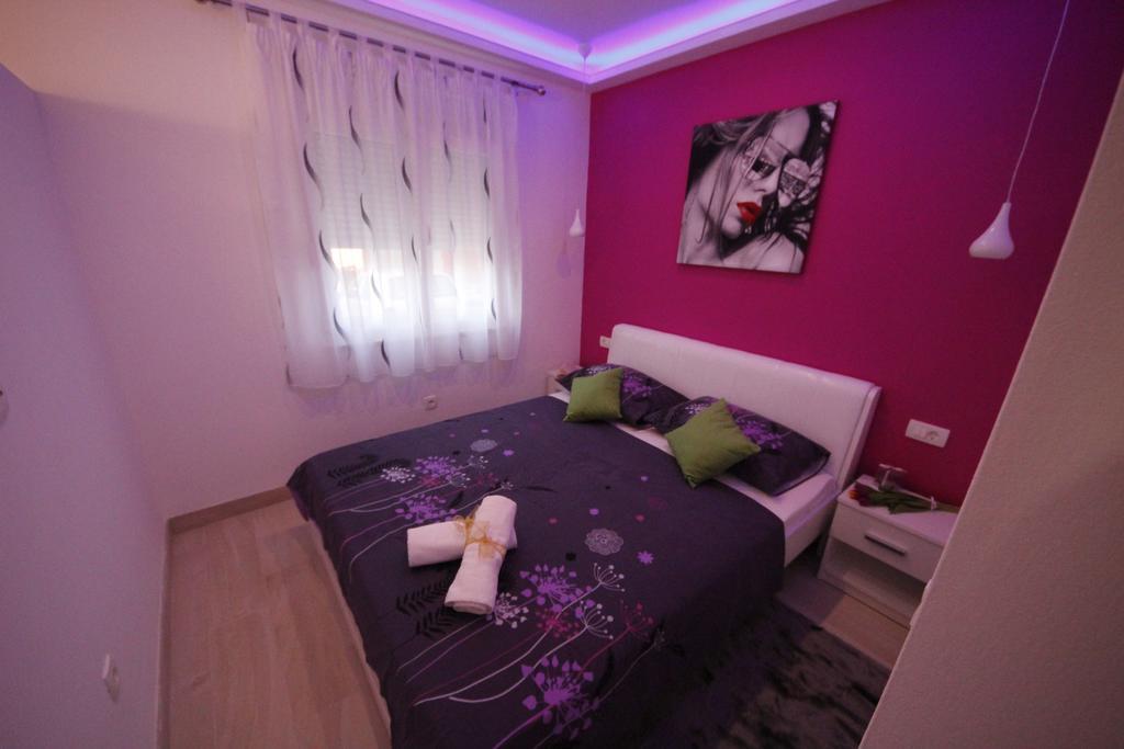 Apartment Golden Dreams โปดสตรานา ภายนอก รูปภาพ